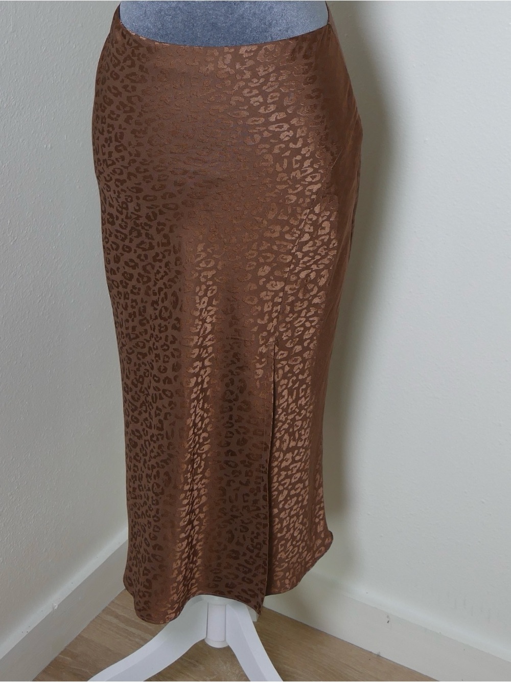 Francesca's Collections Brown Satin Leopard Midi Skirt - Picture 2 of 10